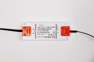transformers---drivers---plugs-built-in-led-connection-box-12v-dc